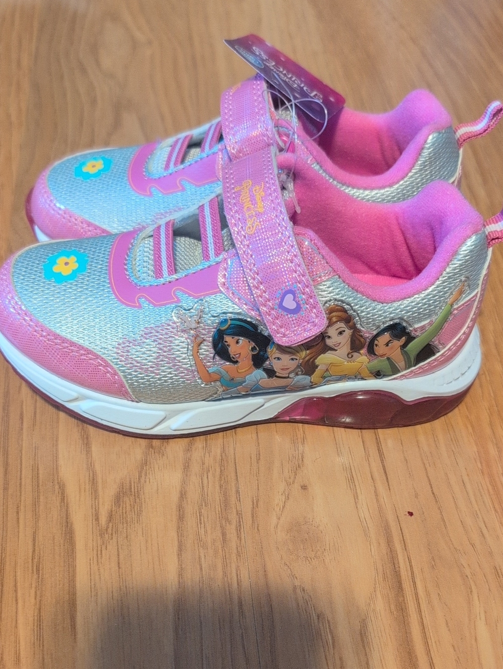 DISNEY PRINCESS LIGHT UP SNEAKER SIZE 10
